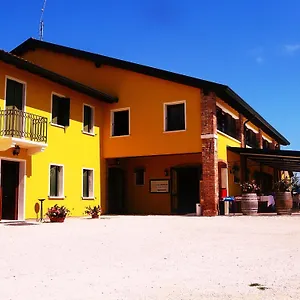 https://alloggi-e-trattoria-agli-alberoni.hotelinveneto.com