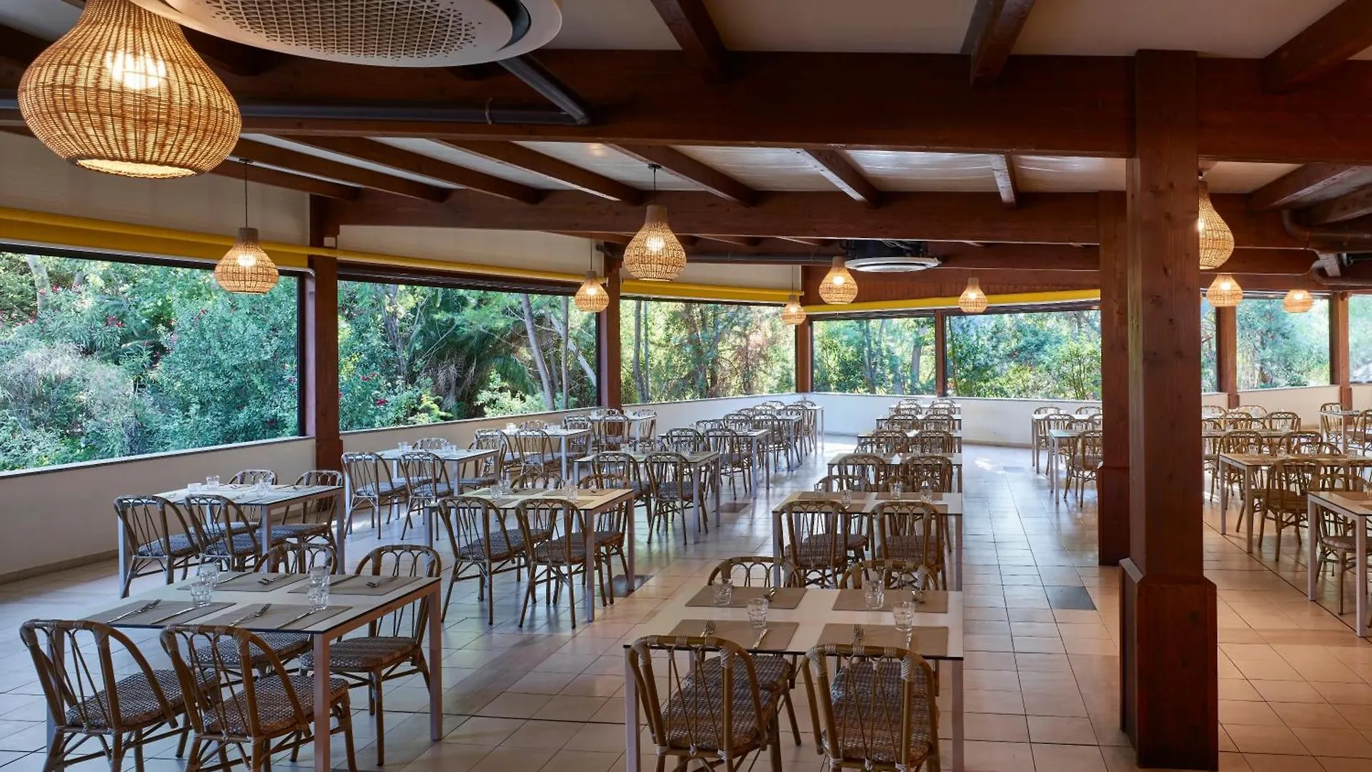 Calaserena Resort Geremèas 4*,  Italien